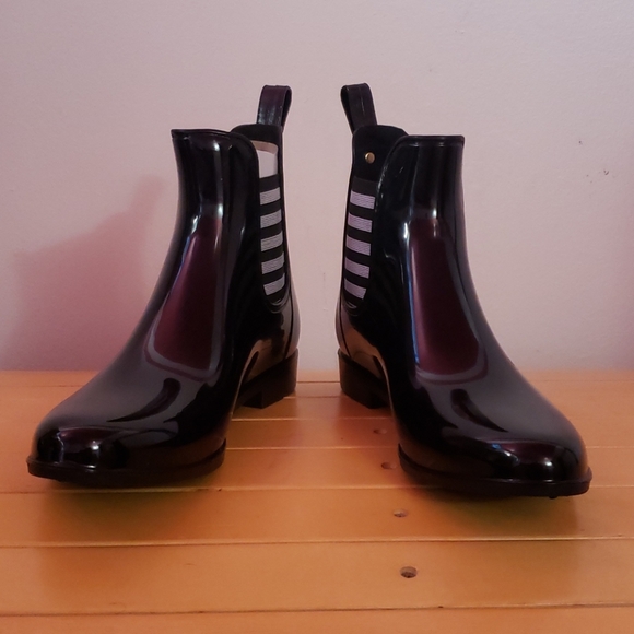 London Fog Rain Boots - Picture 3 of 10